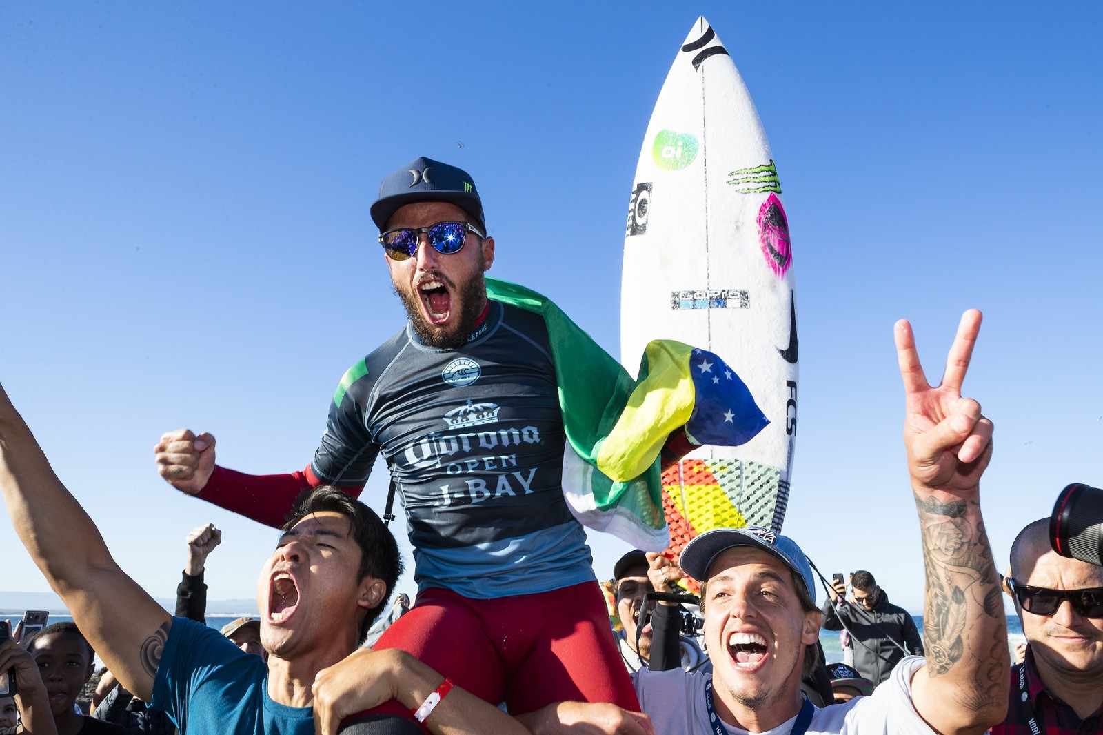 Filipe Toledo vuelve a triunfar en J-Bay y se convierte en el n&uacute;mero 1 del mundo