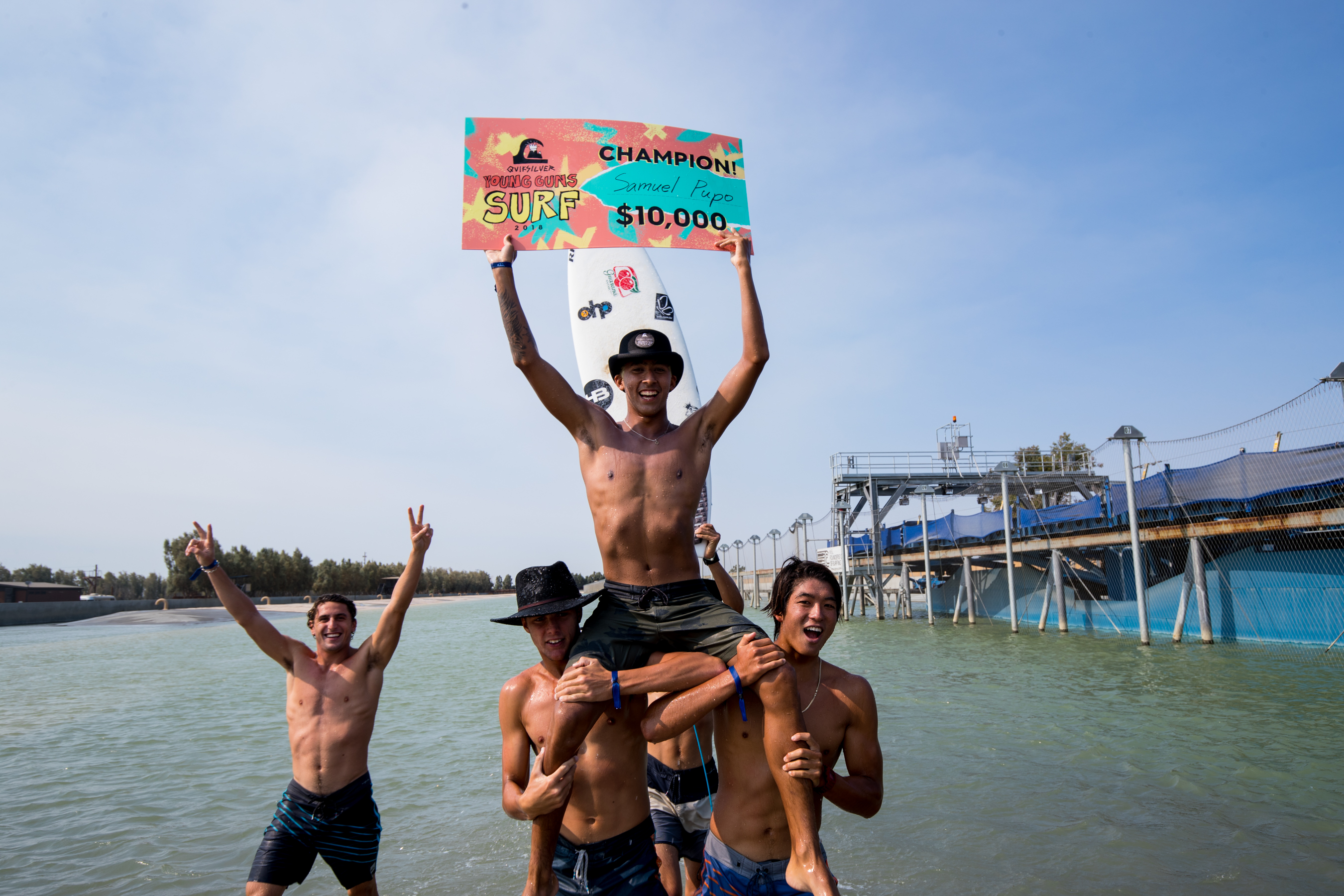 Quiksilver Samuel Pupo es el ganador del 2018 Quiksilver Young Guns WSL Surf Ranch