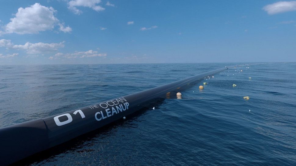Una gran barrera flotante para limpiar el pl&aacute;stico de los oc&eacute;anos