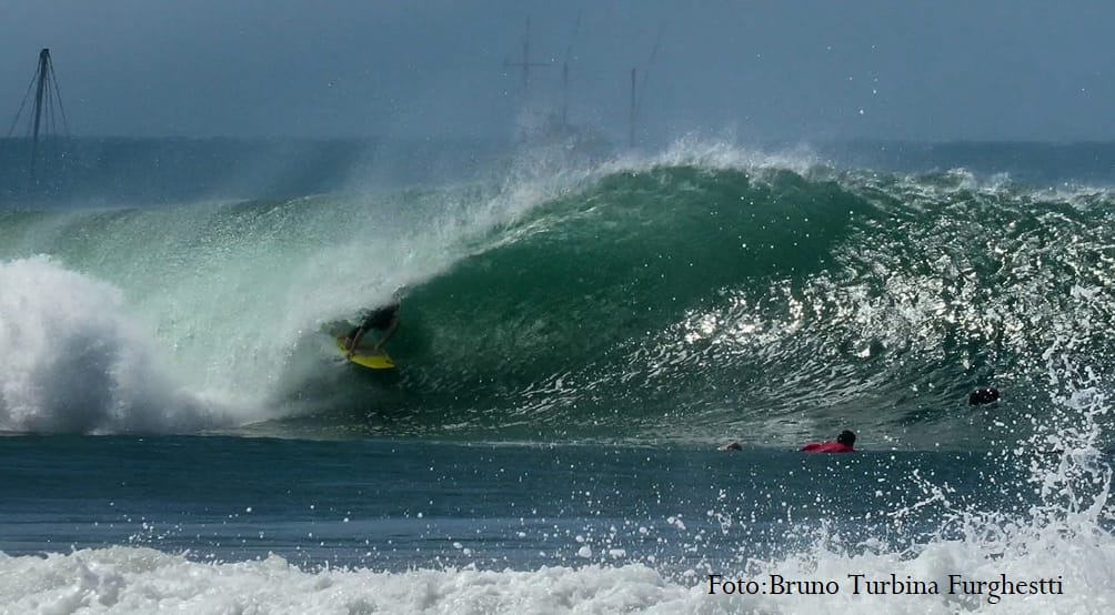 [PORTADA] Max de la Rosa aplicando toda la clase tubera en Cabo Blanco
