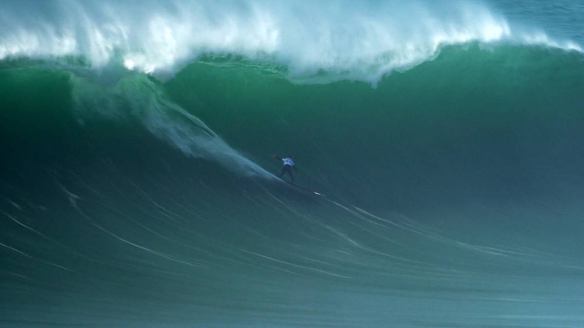 Este es el ol&oacute;n de Natxo Gonzalez en Nazar&eacute; nominado a los Big Wave Awards