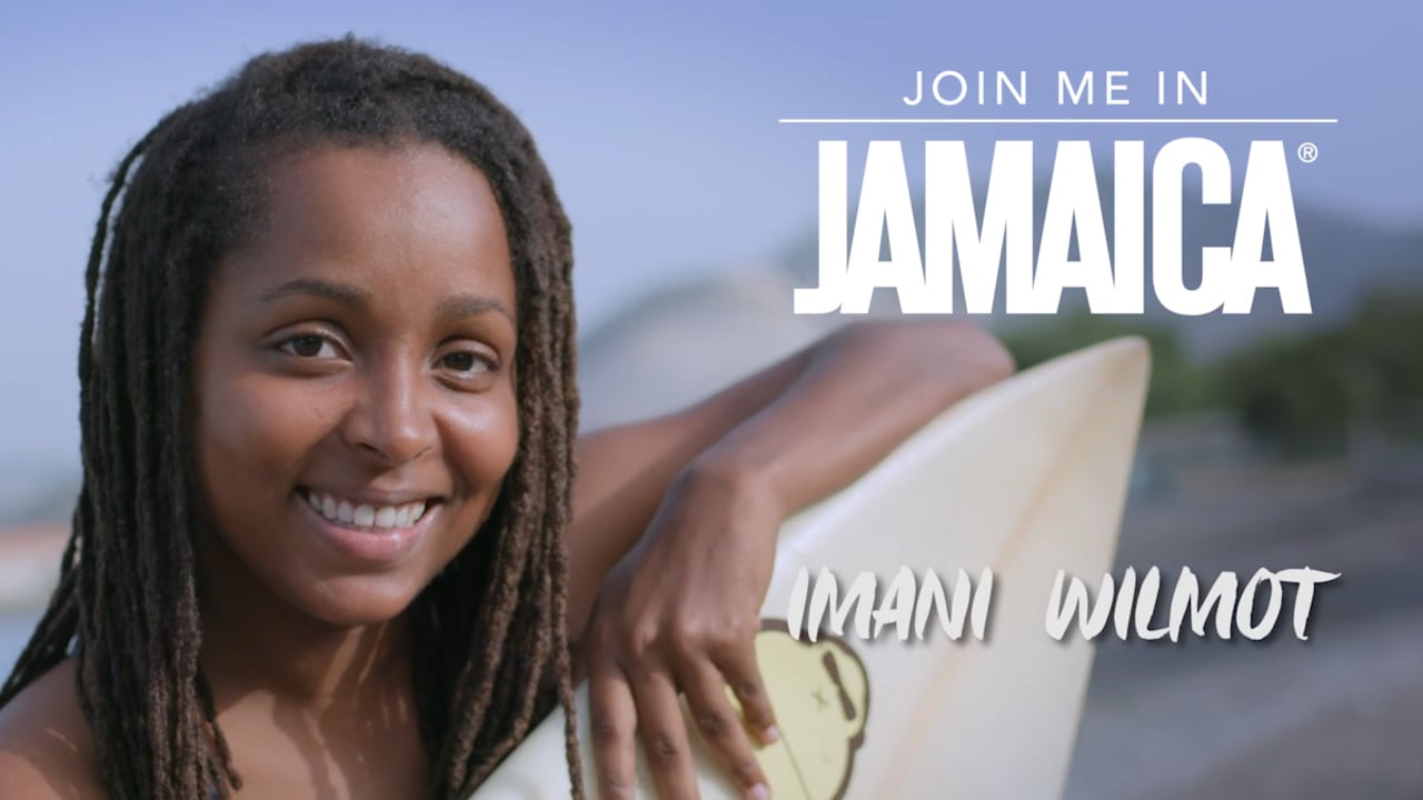 La surfista de Jamaica que est&aacute; transformando las vidas de las mujeres en su pa&iacute;s