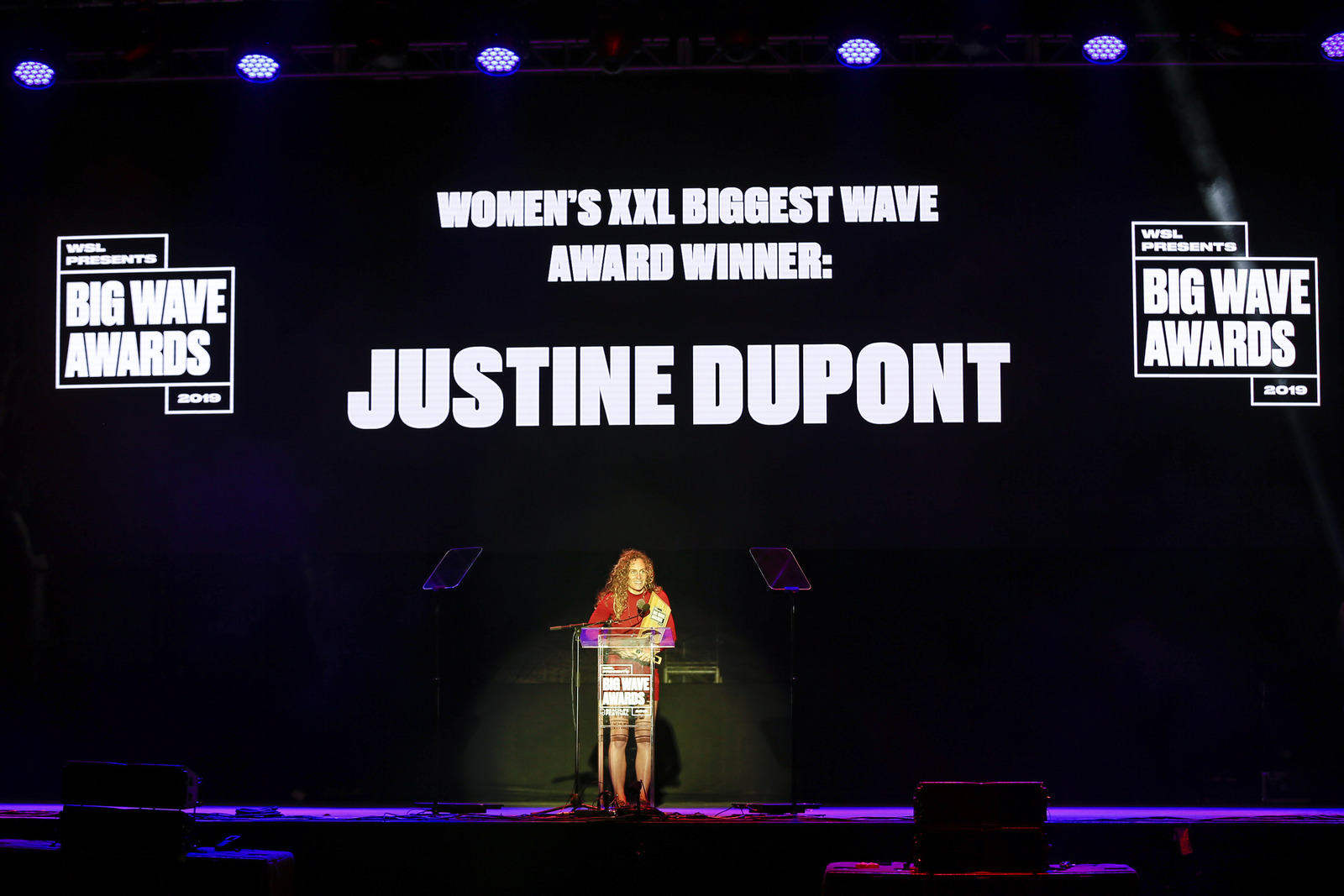 Presidenta de Comisi&oacute;n de Atletas ISA gana en los Big Wave Awards de la WSL  
