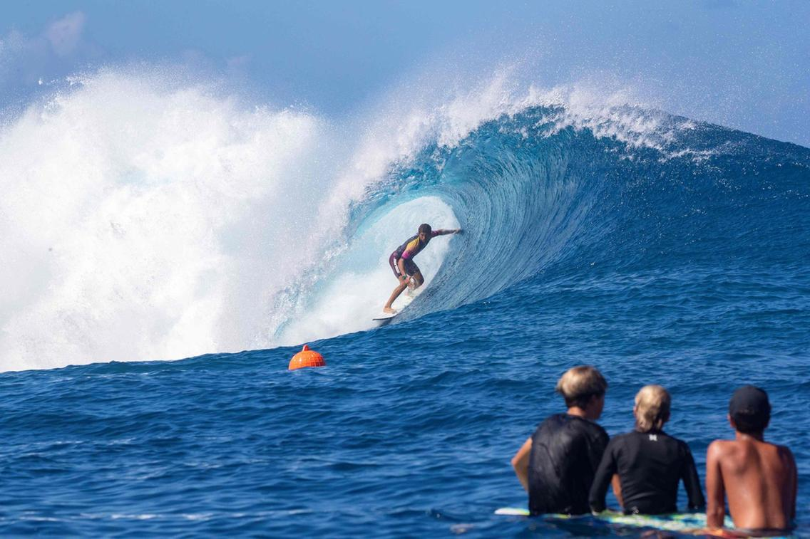 Surfista de apenas 17 a&ntilde;os gan&oacute; los triales para el Tahiti Pro Teahupoo