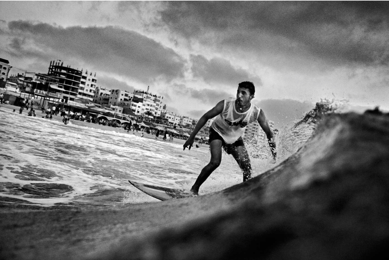 Palestina y su primer club de surf