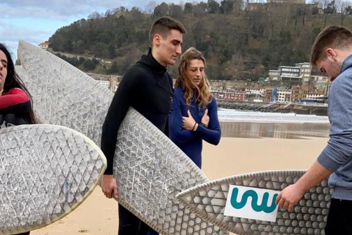 Tablas de surf con n&uacute;cleo de cart&oacute;n