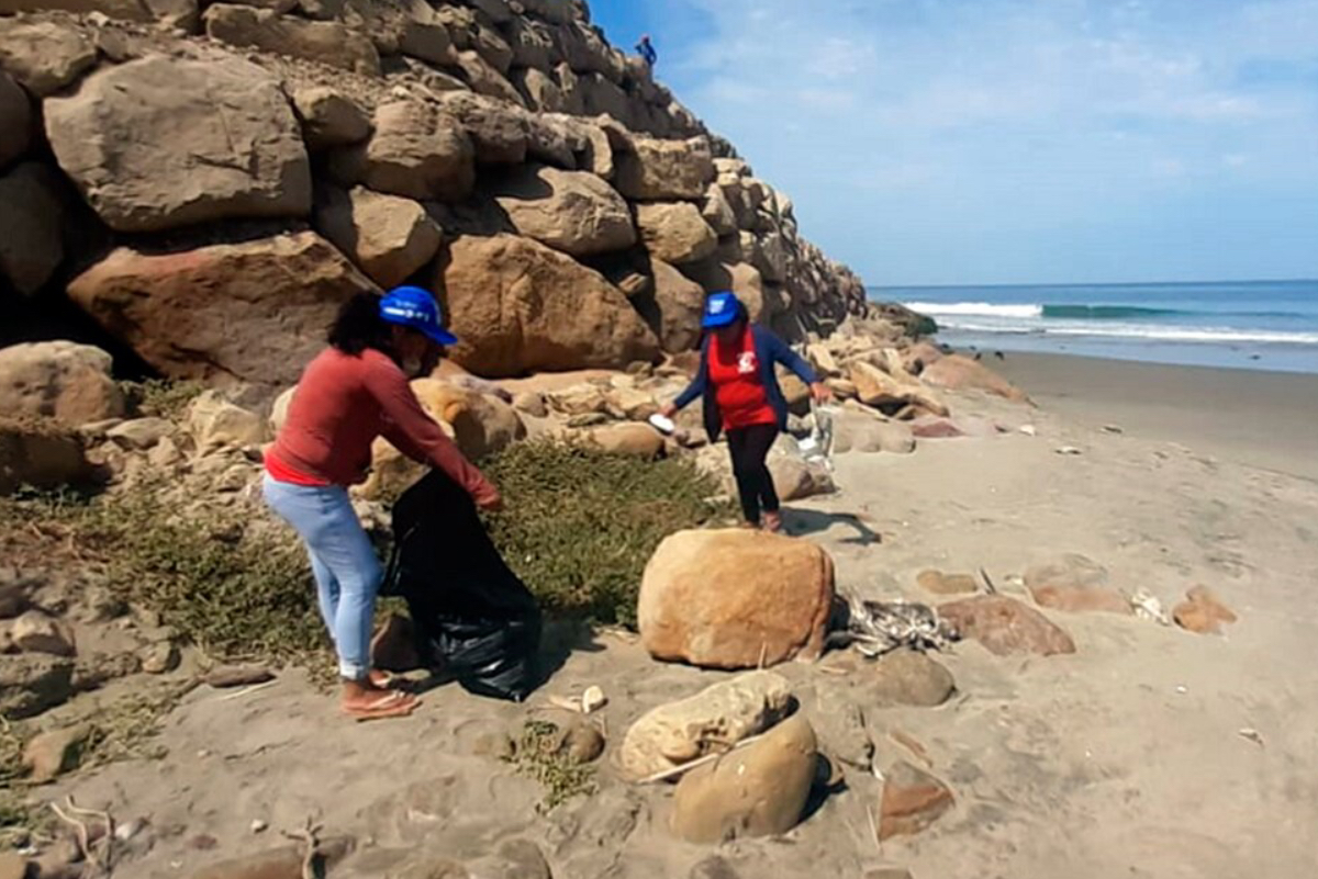 Cabo Blanco: Recogen toneladas de basura en campa&ntilde;a de limpieza