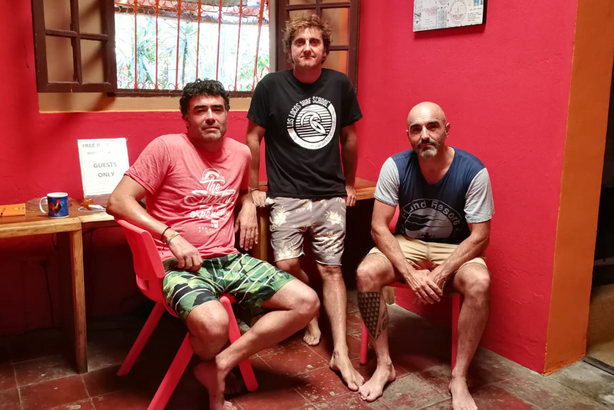 Surfistas espa&ntilde;oles atrapados en El Salvador por el coronavirus