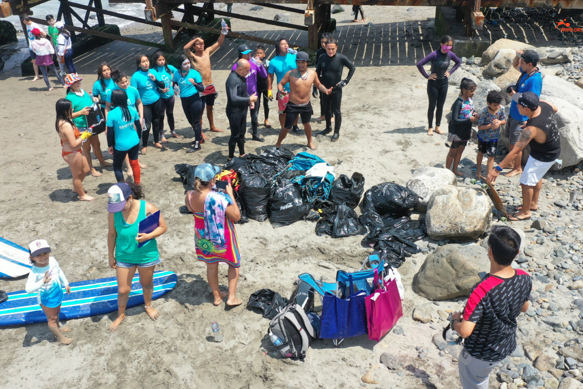 Campa&ntilde;a de Limpieza del tradicional Muelle de Huanchaco