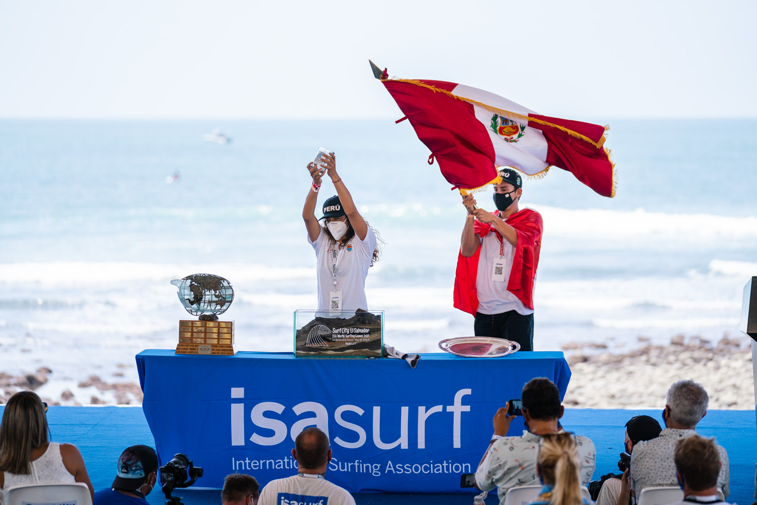 Peruanos y sus rivales en el debut del surf en Tokio 2020