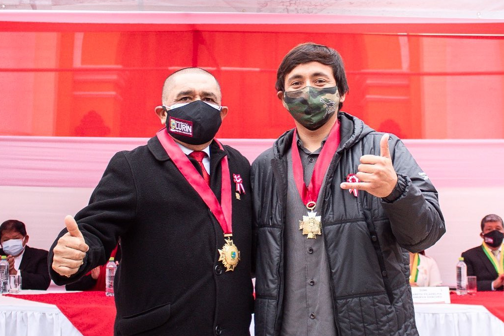 Miguel Rodr&iacute;guez recibi&oacute; medalla de la ciudad de Lur&iacute;n por su trayectoria