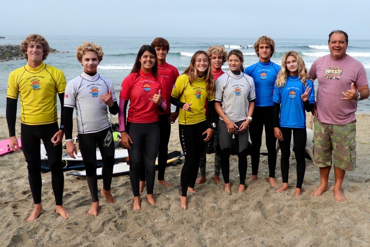 Equipo peruano juvenil de surf rumbo al Sudamericano de Argentina 