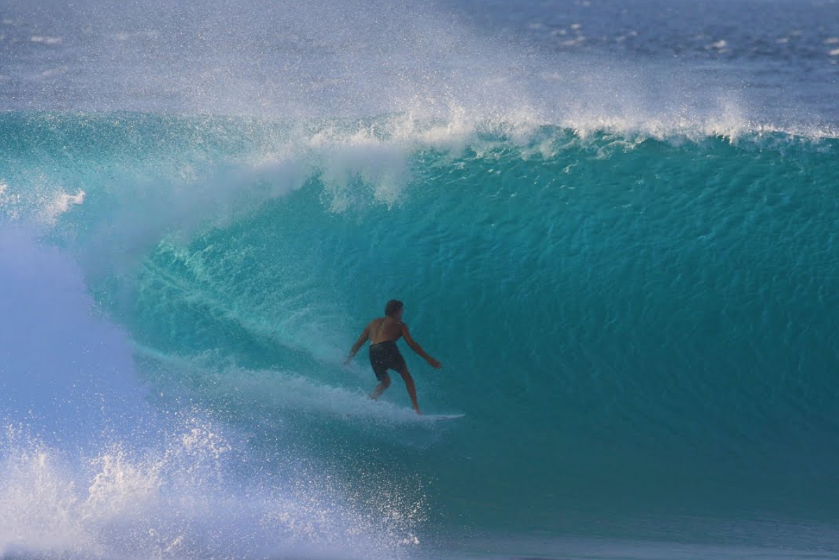Jonathan Gubbins y dos super sesiones inesperadas en Desert Point