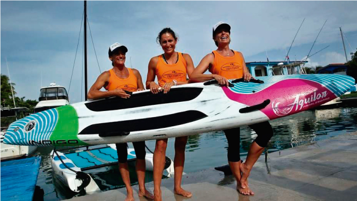 Mujeres estadounidenses pretenden unir Cuba con USA viajando sobre una tabla de windsurf