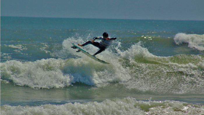Huanchaco se hace uno solo y desarrolla con &eacute;xito campeonato de surf para levantar el balneario 