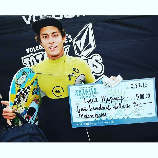 Lucca Mesinas gana el Volcom Totally Crustaceous y se clasifica al evento principal 