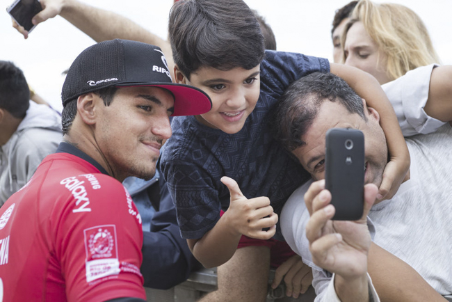 Gabriel Medina crear&aacute; instituto para la formaci&oacute;n de nuevos valores del surfing en Brasil 