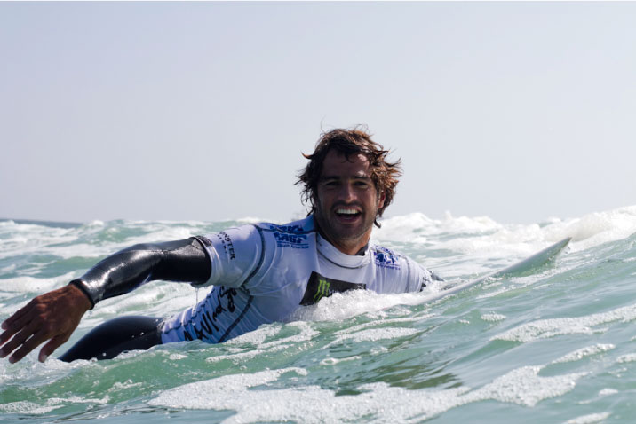 Federaci&oacute;n Deportiva Nacional de Tabla y Suzuki organizan campeonato interescolar de surf con &Aacute;lvaro Malpartida 